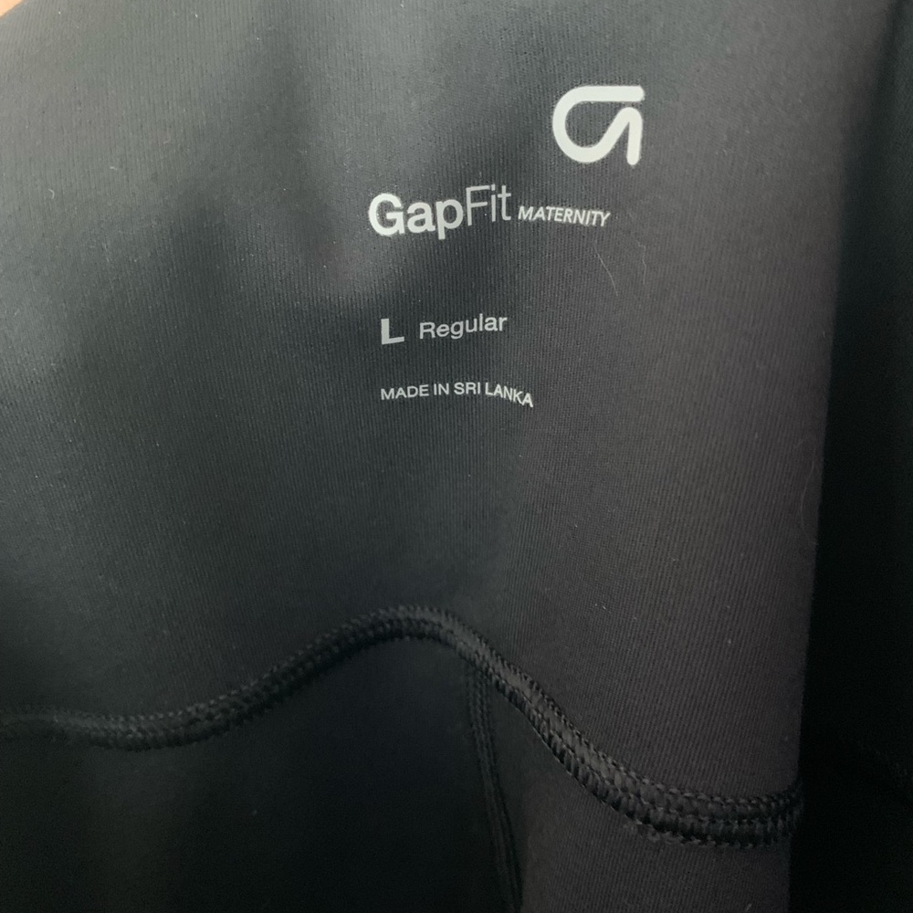 GAP Maternity Bundle - Picture 4 of 4
